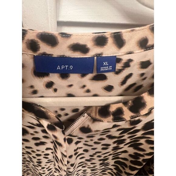 New Apt. 9 Semi Sheer Blouse Animal Print Long Sleeves Half Zip Front size XL - Picture 4 of 9